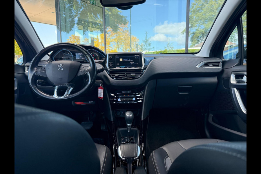 Peugeot 2008 1.2 Turbo Allure - Automaat - Navi - Trekhaak - Parkeerhulp - Climate