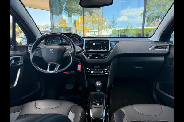 Peugeot 2008 1.2 Turbo Allure - Automaat - Navi - Trekhaak - Parkeerhulp - Climate