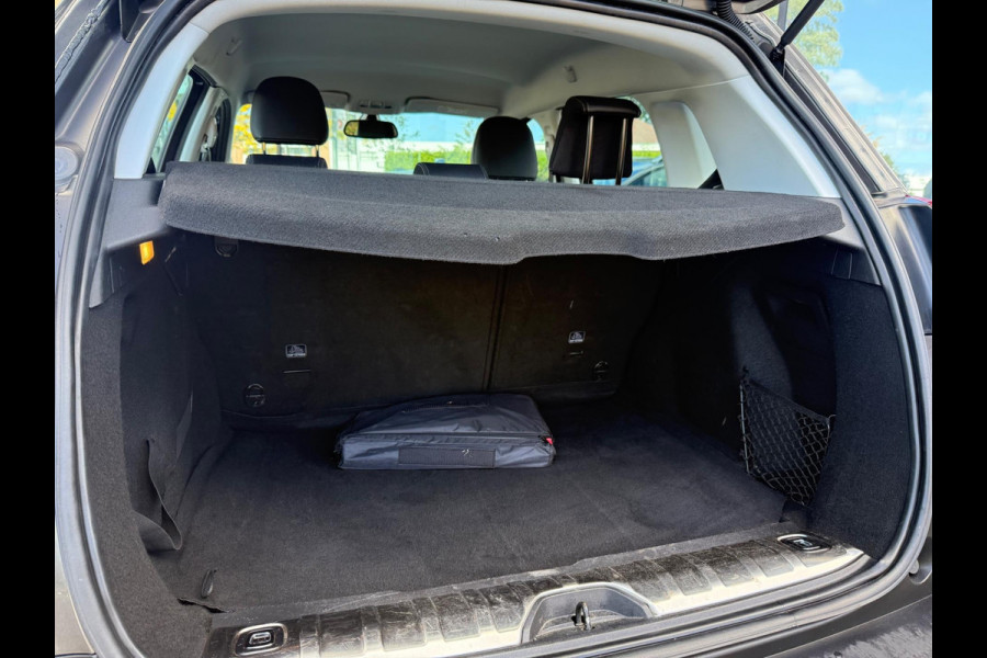 Peugeot 2008 1.2 Turbo Allure - Automaat - Navi - Trekhaak - Parkeerhulp - Climate