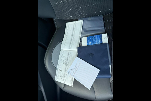 Peugeot 2008 1.2 Turbo Allure - Automaat - Navi - Trekhaak - Parkeerhulp - Climate