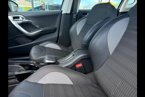 Peugeot 2008 1.2 Turbo Allure - Automaat - Navi - Trekhaak - Parkeerhulp - Climate