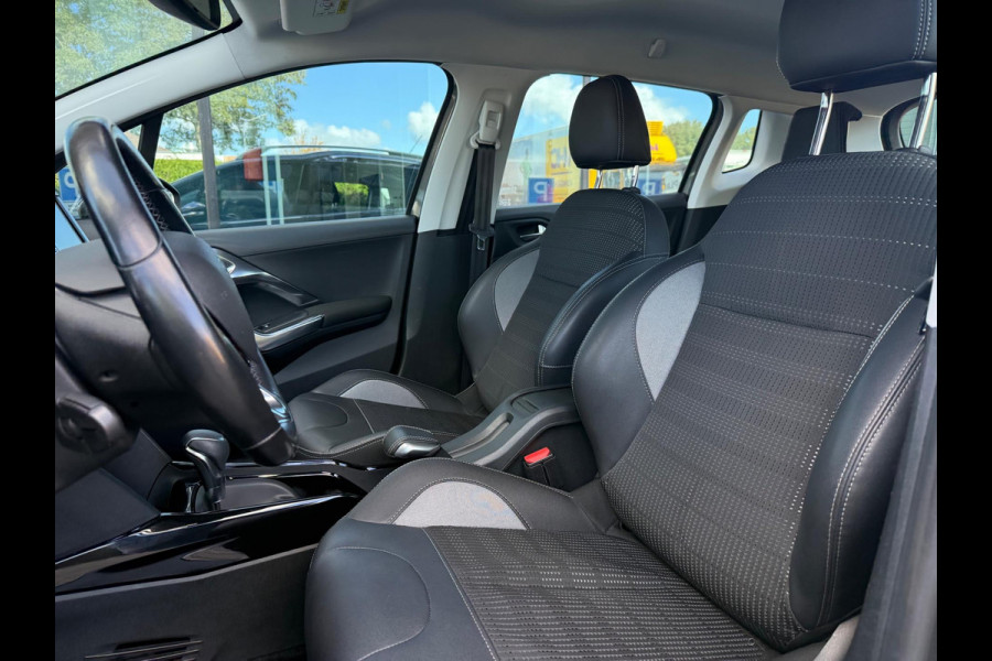 Peugeot 2008 1.2 Turbo Allure - Automaat - Navi - Trekhaak - Parkeerhulp - Climate