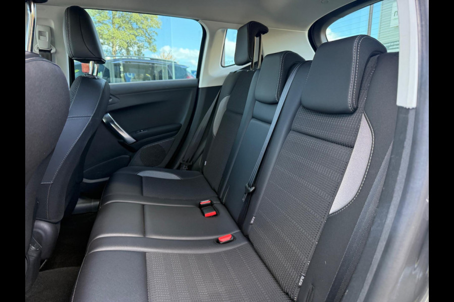 Peugeot 2008 1.2 Turbo Allure - Automaat - Navi - Trekhaak - Parkeerhulp - Climate