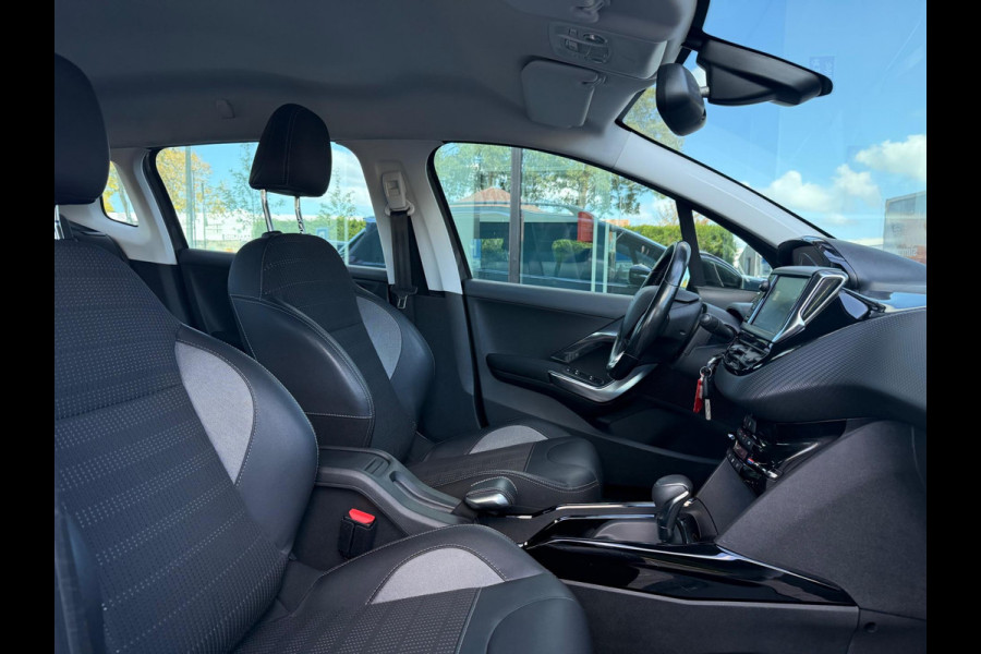 Peugeot 2008 1.2 Turbo Allure - Automaat - Navi - Trekhaak - Parkeerhulp - Climate