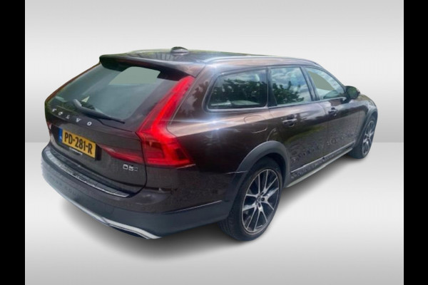 Volvo V90 Cross Country 2.0 D5 Pro / Trekhaak / Panoramadak / Camera / Head-up / Bowers en Wilkens / Luchtvering / 20'' / Keyless / Standverwarming / Stuurverwarming / DAB / Dodehoek / Stoelverwarming / ACC