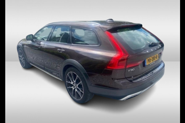 Volvo V90 Cross Country 2.0 D5 Pro / Trekhaak / Panoramadak / Camera / Head-up / Bowers en Wilkens / Luchtvering / 20'' / Keyless / Standverwarming / Stuurverwarming / DAB / Dodehoek / Stoelverwarming / ACC