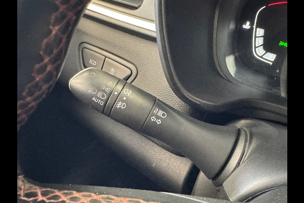Renault Kadjar 1.2 TCe Black Edition TREKHAAK CAMERA NAVIGATIE LED LEDER CLIMATE CRUISE KEYLESS-GO