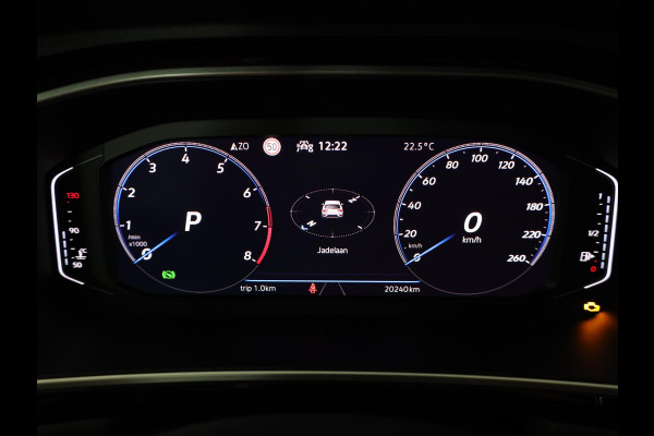 Volkswagen T-Roc 1.5 TSI R-Line 150 pk Automaat (DSG) | Verlengde garantie | Navigatie | Trekhaak (afneembaar) | Parkeersensoren (Park assist) | Achteruitrijcamera | R-Line |