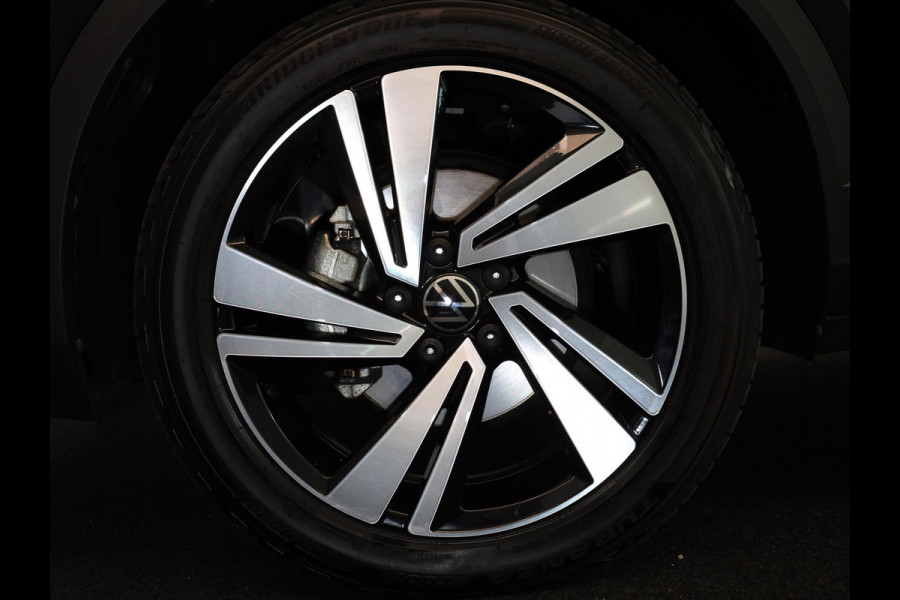 Volkswagen T-Roc 1.5 TSI R-Line 150 pk Automaat (DSG) | Verlengde garantie | Navigatie | Trekhaak (afneembaar) | Parkeersensoren (Park assist) | Achteruitrijcamera | R-Line |
