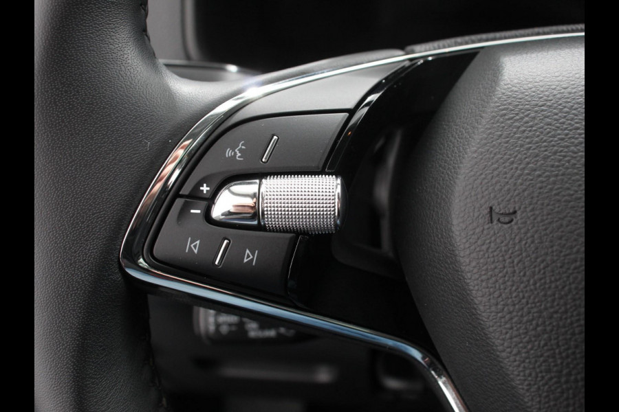Škoda Karoq 1.5 TSI 150pk DSG Ambition | Navigatie | Apple Carpla/Android Auto | Camera | Climate Control | Adaptive Cruise control | Lichtmetalen Velgen