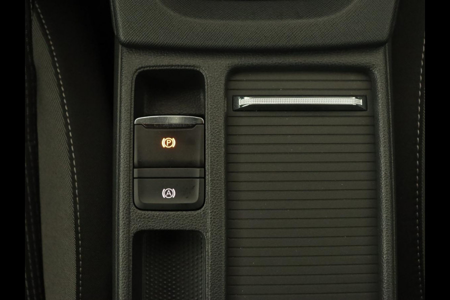 Škoda Octavia 1.4 TSI iV PHEV Business Edition | Stoel & stuurverwarming | Carplay | Navigatie | Parkeerhulp | Climate control | Cruise control