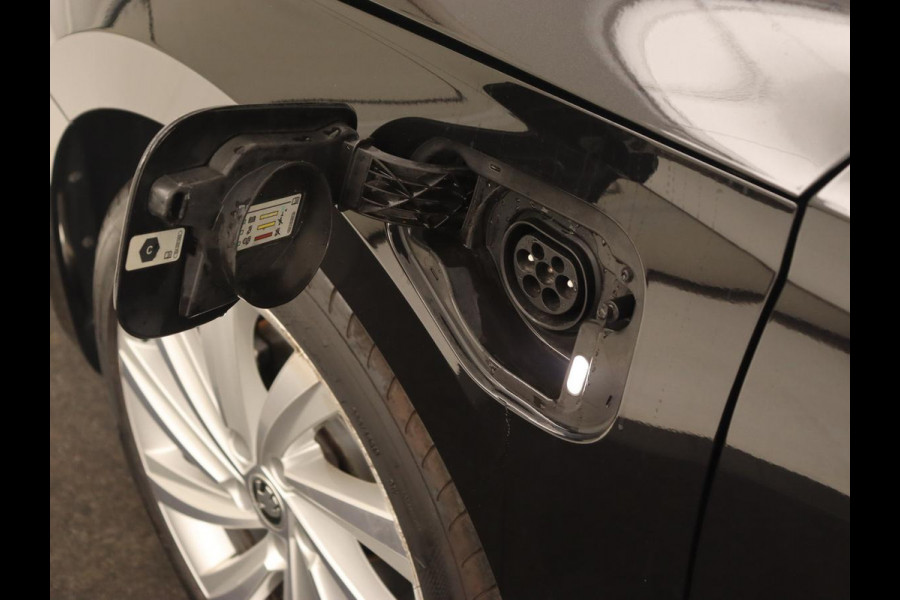 Škoda Octavia 1.4 TSI iV PHEV Business Edition | Stoel & stuurverwarming | Carplay | Navigatie | Parkeerhulp | Climate control | Cruise control