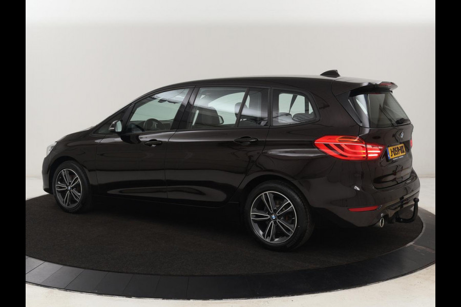 BMW 2 Serie Gran Tourer 218i High Executive | Leder | Head-Up | Trekhaak | Stoelverwarming | Navigatie | Full LED | Parkeerhulp | Climate control