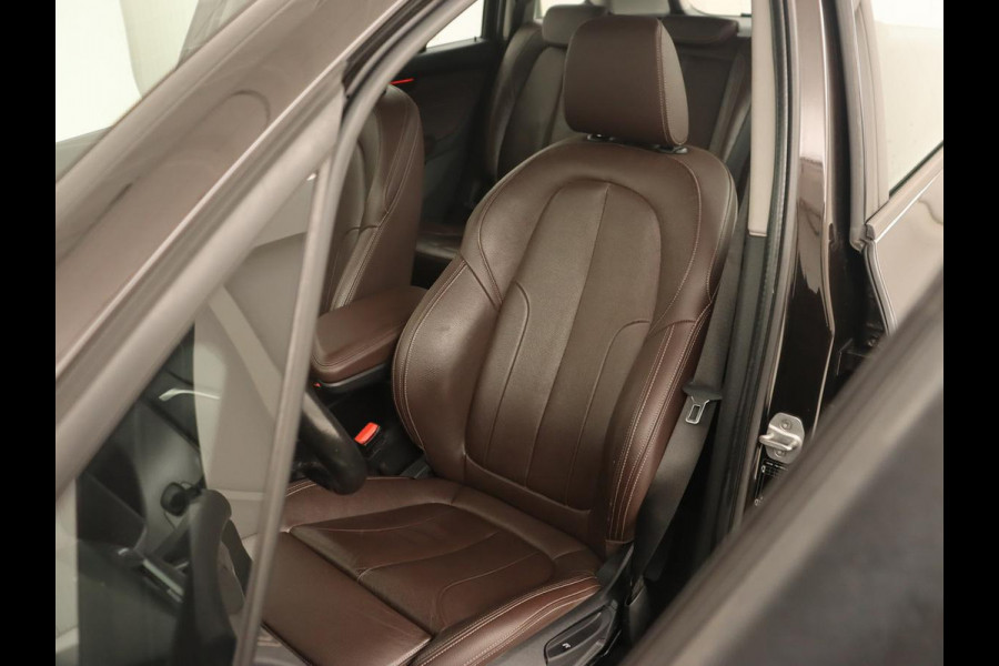 BMW 2 Serie Gran Tourer 218i High Executive | Leder | Head-Up | Trekhaak | Stoelverwarming | Navigatie | Full LED | Parkeerhulp | Climate control