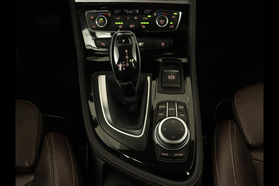 BMW 2 Serie Gran Tourer 218i High Executive | Leder | Head-Up | Trekhaak | Stoelverwarming | Navigatie | Full LED | Parkeerhulp | Climate control