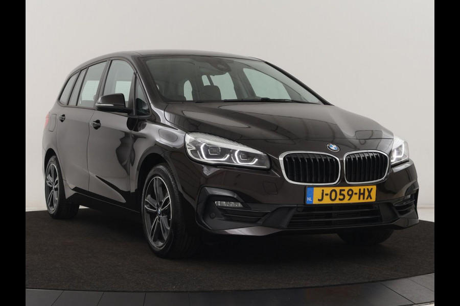 BMW 2 Serie Gran Tourer 218i High Executive | Leder | Head-Up | Trekhaak | Stoelverwarming | Navigatie | Full LED | Parkeerhulp | Climate control