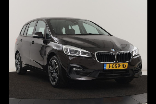 BMW 2 Serie Gran Tourer 218i High Executive | Leder | Head-Up | Trekhaak | Stoelverwarming | Navigatie | Full LED | Parkeerhulp | Climate control
