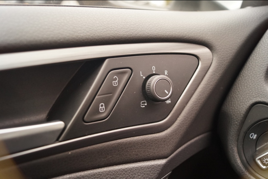 Volkswagen e-Golf 136pk Automaat -NAVI-ACC-LED-ECC-PDC-