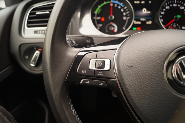 Volkswagen e-Golf 136pk Automaat -NAVI-ACC-LED-ECC-PDC-