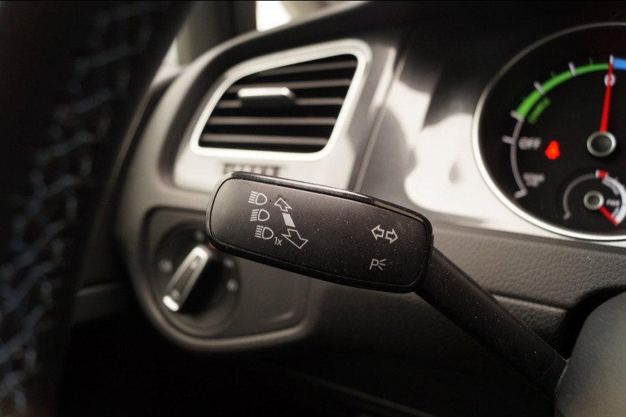 Volkswagen e-Golf 136pk Automaat -NAVI-ACC-LED-ECC-PDC-