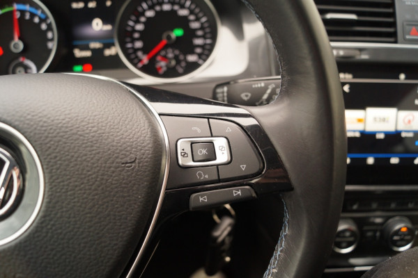 Volkswagen e-Golf 136pk Automaat -NAVI-ACC-LED-ECC-PDC-