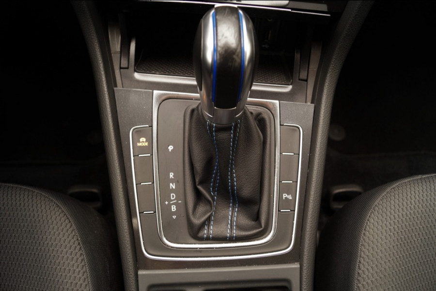 Volkswagen e-Golf 136pk Automaat -NAVI-ACC-LED-ECC-PDC-