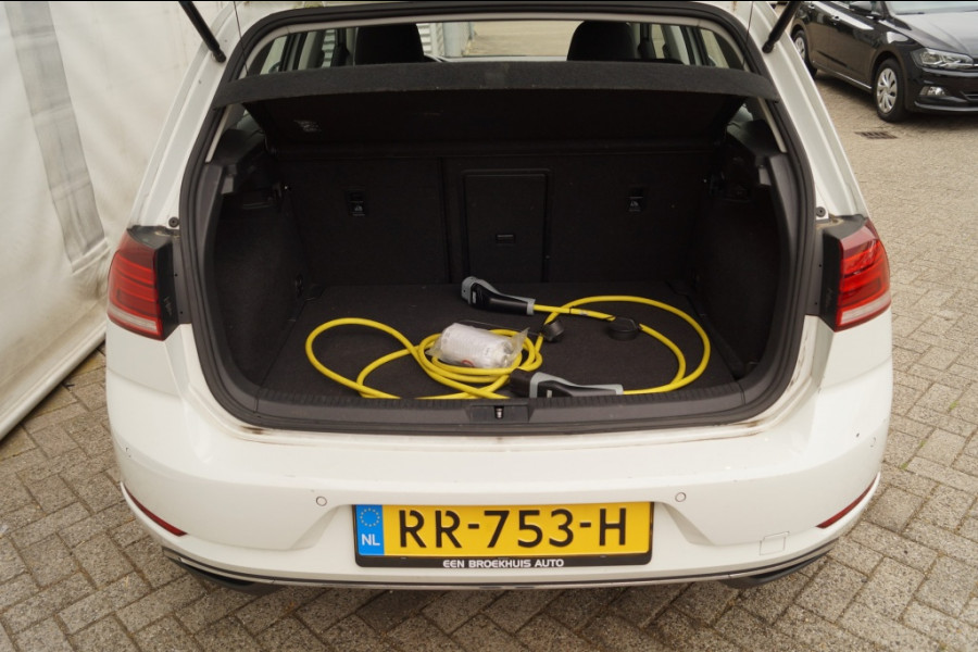 Volkswagen e-Golf 136pk Automaat -NAVI-ACC-LED-ECC-PDC-