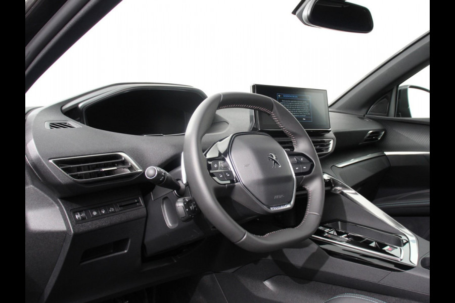 Peugeot 3008 1.2 PureTech Allure Climate control Adaptive cruise control Achteruitrijd camera Parkeersensoren Verwarmde voorstoelen LED Navigatie Apple Carplay/ Android Auto