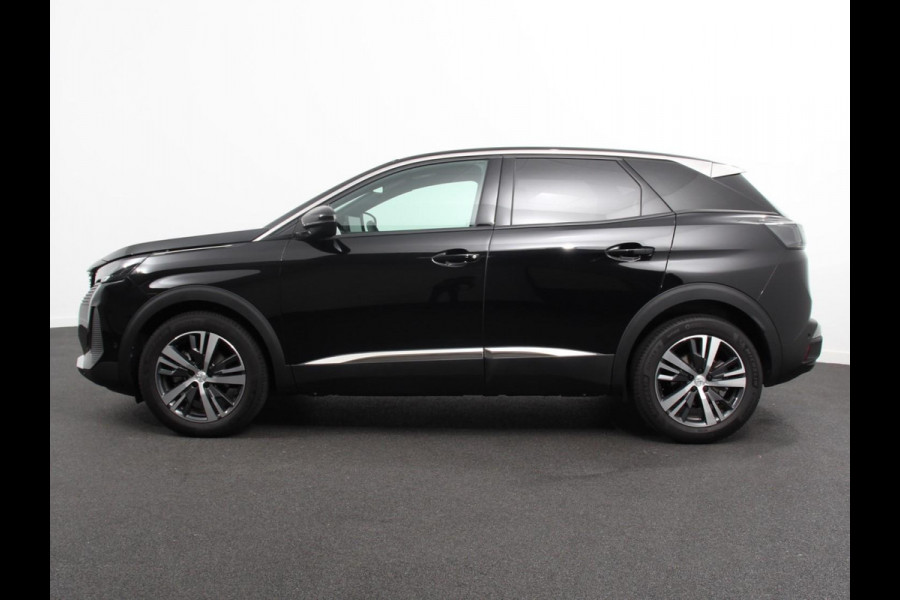 Peugeot 3008 1.2 PureTech Allure Climate control Adaptive cruise control Achteruitrijd camera Parkeersensoren Verwarmde voorstoelen LED Navigatie Apple Carplay/ Android Auto