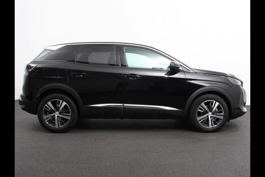 Peugeot 3008 1.2 PureTech Allure Climate control Adaptive cruise control Achteruitrijd camera Parkeersensoren Verwarmde voorstoelen LED Navigatie Apple Carplay/ Android Auto