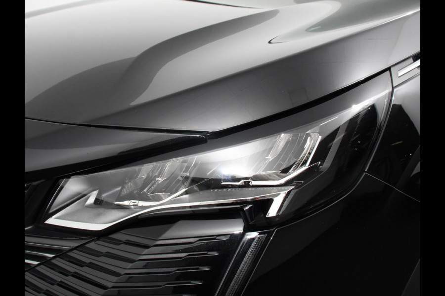 Peugeot 3008 1.2 PureTech Allure Climate control Adaptive cruise control Achteruitrijd camera Parkeersensoren Verwarmde voorstoelen LED Navigatie Apple Carplay/ Android Auto