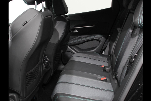 Peugeot 3008 1.2 PureTech Allure Climate control Adaptive cruise control Achteruitrijd camera Parkeersensoren Verwarmde voorstoelen LED Navigatie Apple Carplay/ Android Auto