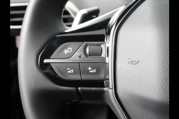 Peugeot 3008 1.2 PureTech Allure Climate control Adaptive cruise control Achteruitrijd camera Parkeersensoren Verwarmde voorstoelen LED Navigatie Apple Carplay/ Android Auto