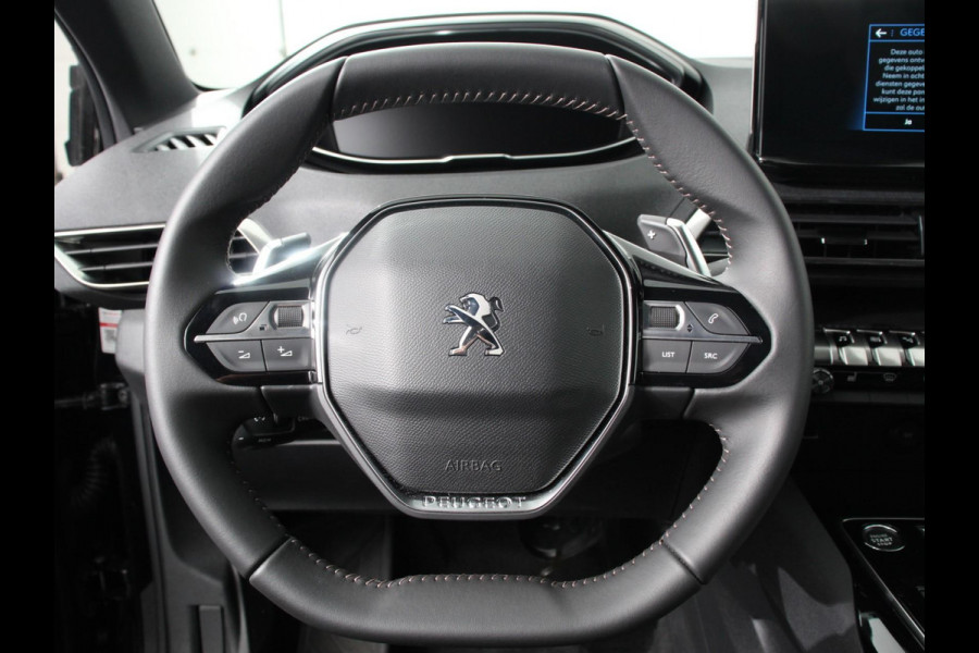 Peugeot 3008 1.2 PureTech Allure Climate control Adaptive cruise control Achteruitrijd camera Parkeersensoren Verwarmde voorstoelen LED Navigatie Apple Carplay/ Android Auto