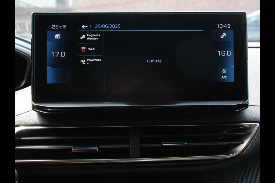 Peugeot 3008 1.2 PureTech Allure Climate control Adaptive cruise control Achteruitrijd camera Parkeersensoren Verwarmde voorstoelen LED Navigatie Apple Carplay/ Android Auto