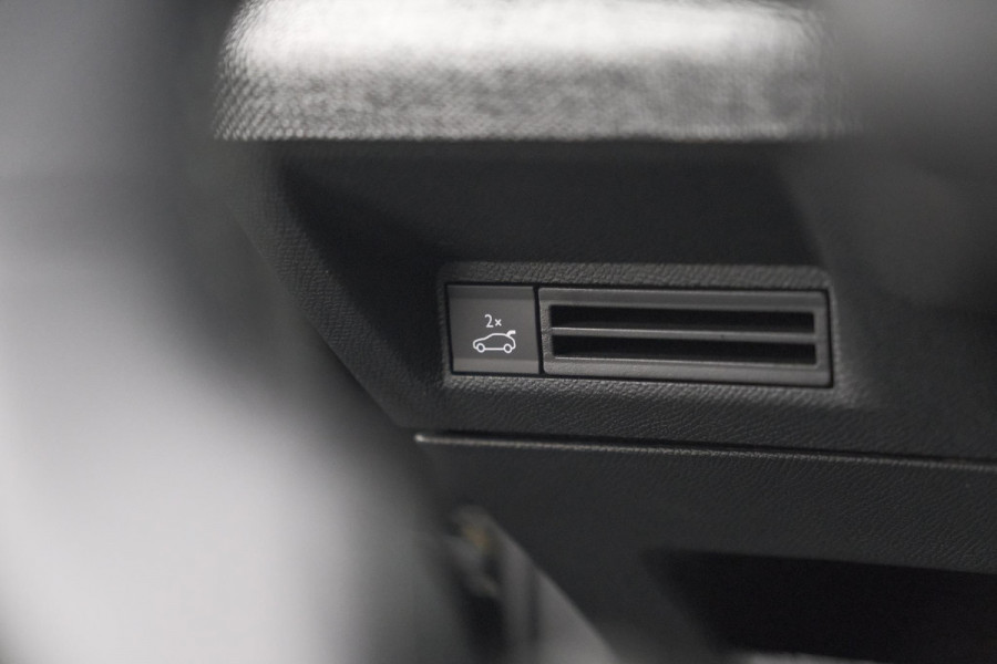 Peugeot 5008 HYbrid 145 e-DCS6 GT | Panoramadak | Camera | Elektrische Achterklep | Adaptieve Cruise Control