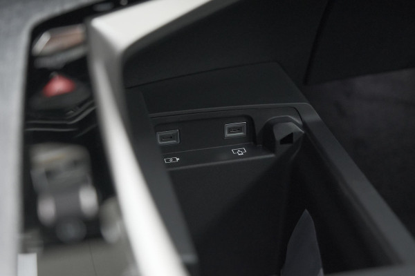 Peugeot 5008 HYbrid 145 e-DCS6 GT | Panoramadak | Camera | Elektrische Achterklep | Adaptieve Cruise Control