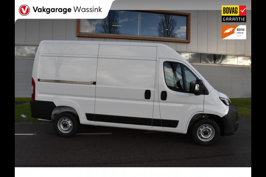 Peugeot Boxer 2.2 BlueHDi 140 S&S L2H2 3.3t Euro 6 Nieuw auto registratie 2024/ GEEN BPM/ L2H2 / achteruitrijcamera verzwaard verenpakket, pakket City plus