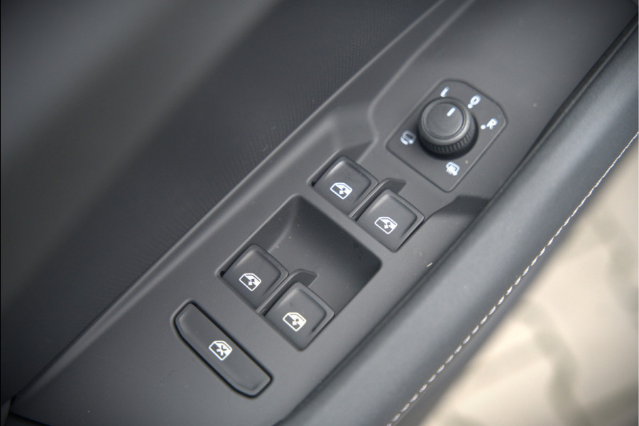 CUPRA Terramar 1.5 eTSI Business | Adaptive Cruise Control | 360 Camera | Stoelverwarming | Stuurverwarming | Memory Seat | Elektrische verstelbare stoel |  Ambiance Verlichting | Dodehoekdetectie | Keyless | LED | BTW | Fab
