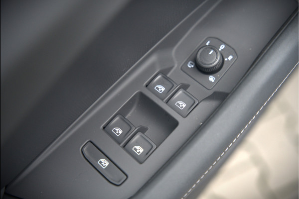 CUPRA Terramar 1.5 eTSI Business | Adaptive Cruise Control | 360 Camera | Stoelverwarming | Stuurverwarming | Memory Seat | Elektrische verstelbare stoel |  Ambiance Verlichting | Dodehoekdetectie | Keyless | LED | BTW | Fab
