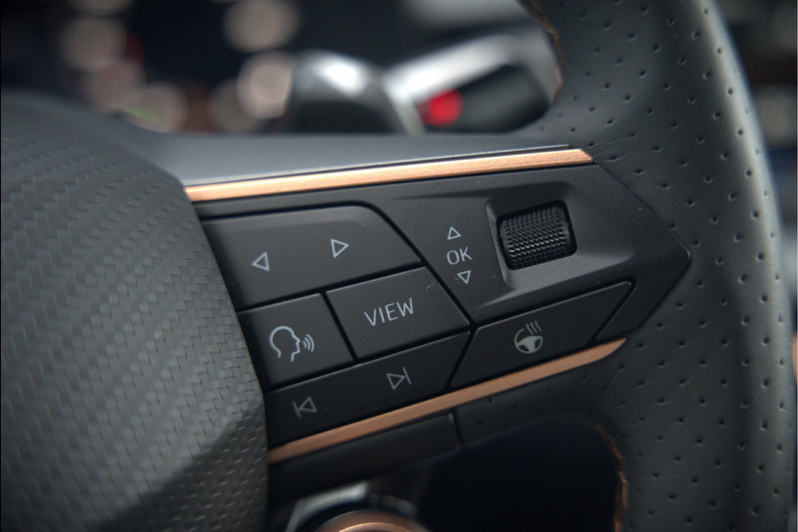 CUPRA Terramar 1.5 eTSI Business | Adaptive Cruise Control | 360 Camera | Stoelverwarming | Stuurverwarming | Memory Seat | Elektrische verstelbare stoel |  Ambiance Verlichting | Dodehoekdetectie | Keyless | LED | BTW | Fab