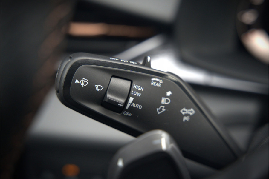 CUPRA Terramar 1.5 eTSI Business | Adaptive Cruise Control | 360 Camera | Stoelverwarming | Stuurverwarming | Memory Seat | Elektrische verstelbare stoel |  Ambiance Verlichting | Dodehoekdetectie | Keyless | LED | BTW | Fab