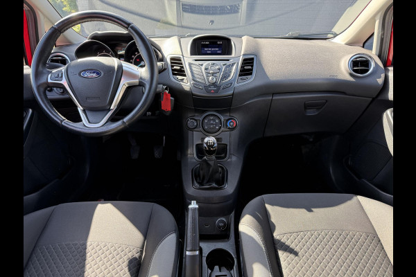 Ford Fiesta 1.0 EcoBoost Titanium 1e Eigenaar,Trekhaak,Airco,Weinig km,Distributie recent vervangen,5 Deurs,Apk tot 02-2026