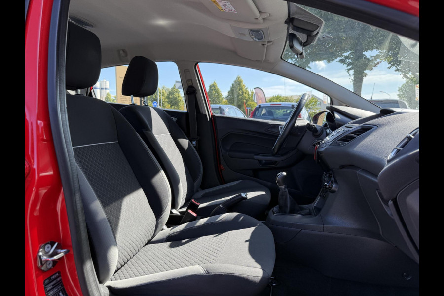 Ford Fiesta 1.0 EcoBoost Titanium 1e Eigenaar,Trekhaak,Airco,Weinig km,Distributie recent vervangen,5 Deurs,Apk tot 02-2026