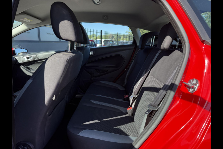 Ford Fiesta 1.0 EcoBoost Titanium 1e Eigenaar,Trekhaak,Airco,Weinig km,Distributie recent vervangen,5 Deurs,Apk tot 02-2026