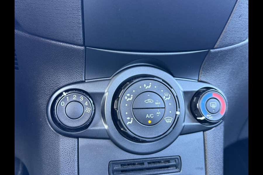 Ford Fiesta 1.0 EcoBoost Titanium 1e Eigenaar,Trekhaak,Airco,Weinig km,Distributie recent vervangen,5 Deurs,Apk tot 02-2026