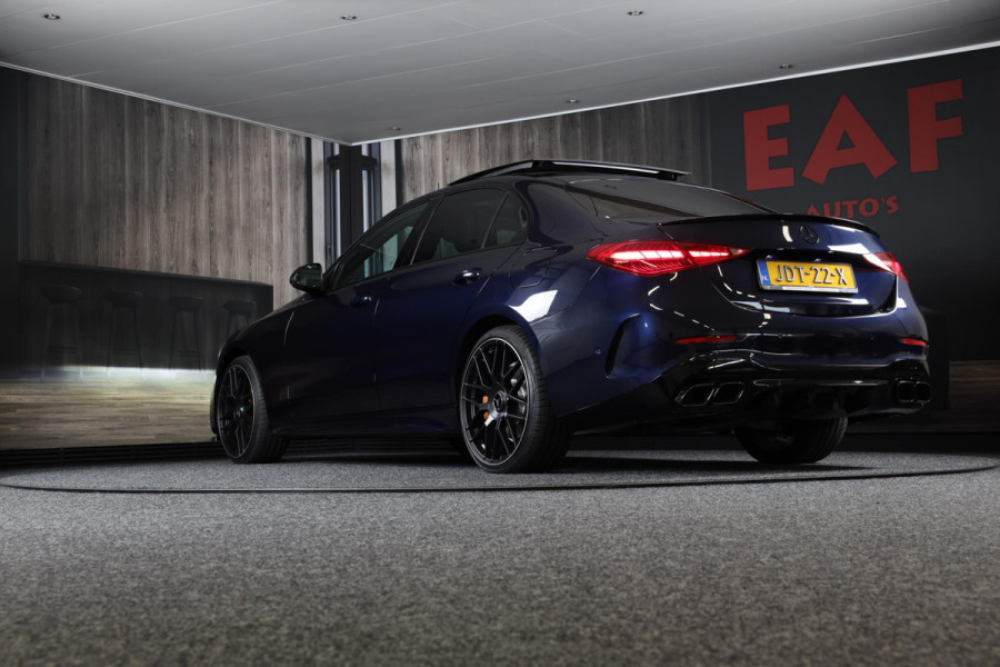 Mercedes-Benz C-Klasse 300 e AMG 63 Look / Massage / Head Up / 360 Camera / Acc / Elek Stoelen / Leder / Open Pano / 20 Inc