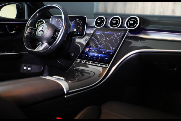 Mercedes-Benz C-Klasse 300 e AMG 63 Look / Massage / Head Up / 360 Camera / Acc / Elek Stoelen / Leder / Open Pano / 20 Inc