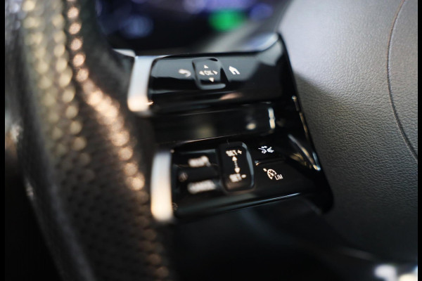 Mercedes-Benz C-Klasse 300 e AMG 63 Look / Massage / Head Up / 360 Camera / Acc / Elek Stoelen / Leder / Open Pano / 20 Inc