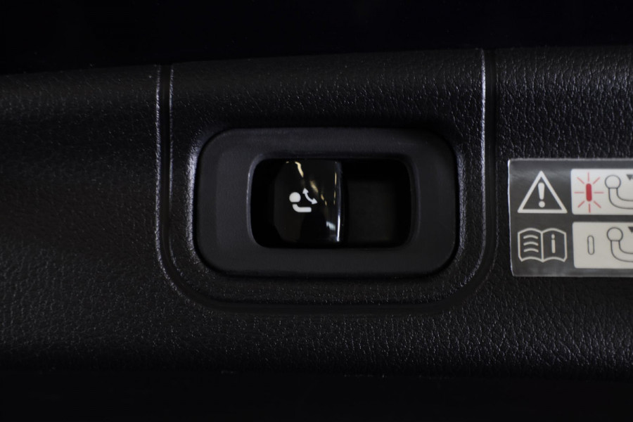 Mercedes-Benz C-Klasse 300 e AMG 63 Look / Massage / Head Up / 360 Camera / Acc / Elek Stoelen / Leder / Open Pano / 20 Inc